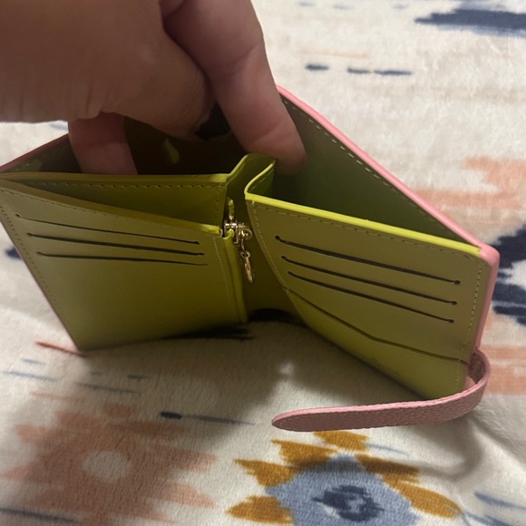 Pink Textured Wallet - Picture 4 of 4